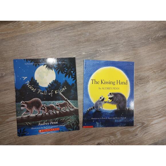 The Kissing Hand And A Pocket Full Of Kisses Paperback Lot Of 2 By Audrey Penn - Picture 1 of 1